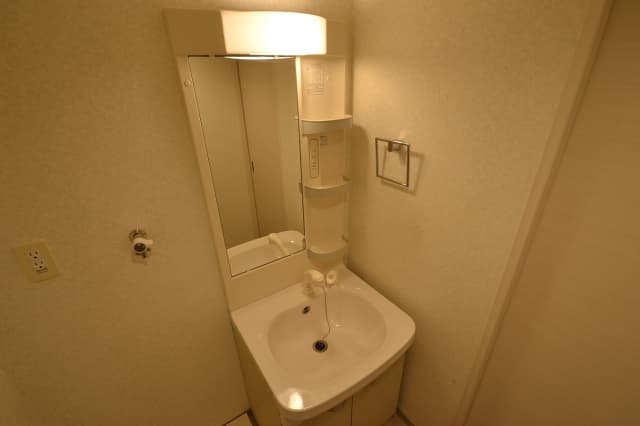 Room image 9