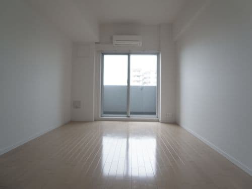 Preview interior of Samty Kobe BENIR