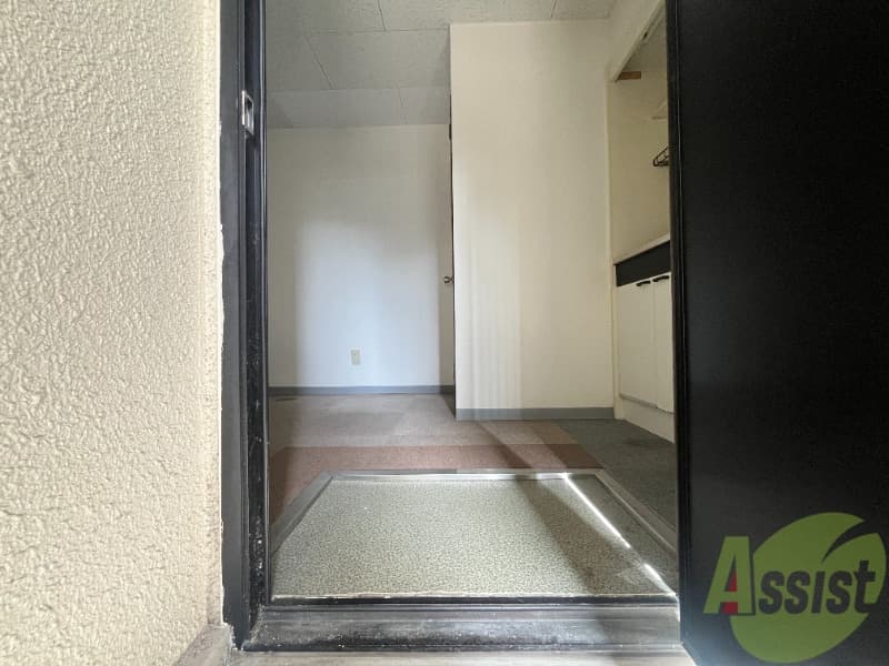 Room image 12