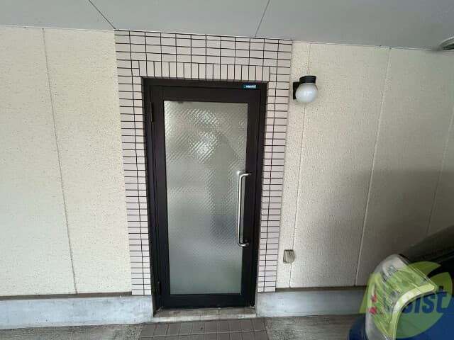 Room image 13