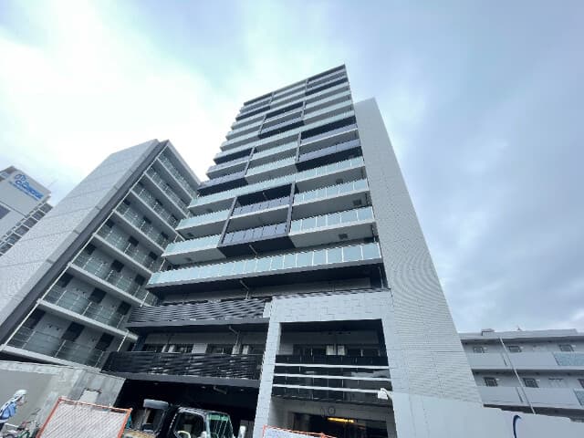 Main exterior of Presance Harborland and Sea