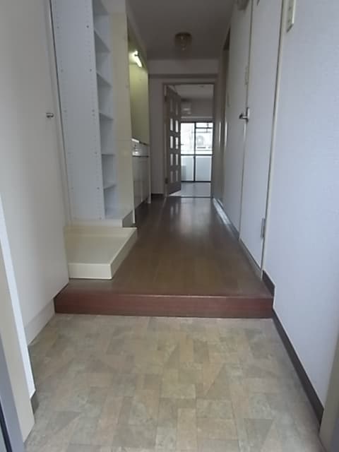 Room image 12
