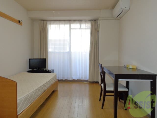Room image 8