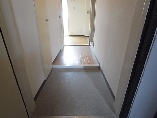 Room image 12