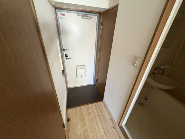 Room image 12