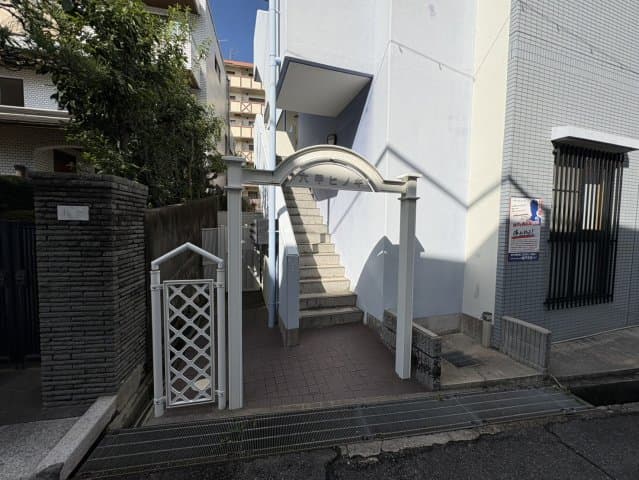 Room image 13