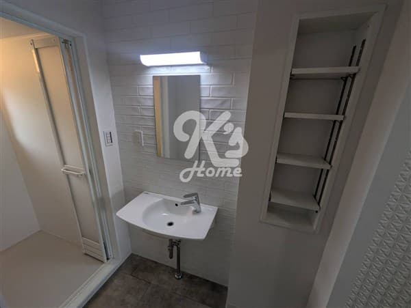 Room image 9