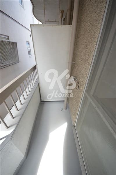 Room image 11