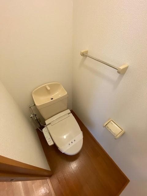 Room image 10