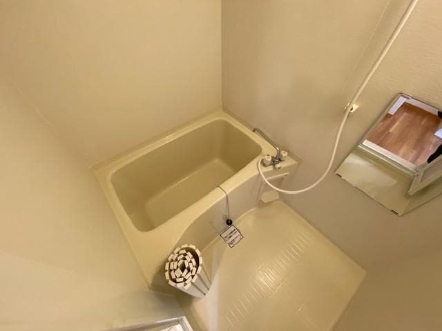 Room image 8