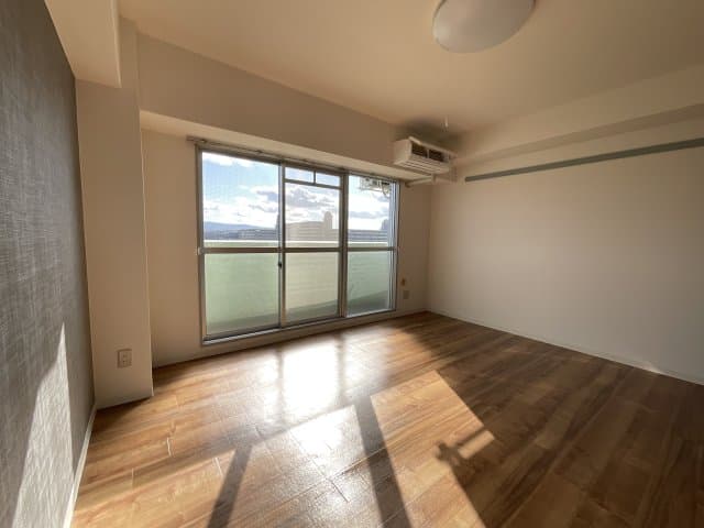 Preview interior of Pier City Mita