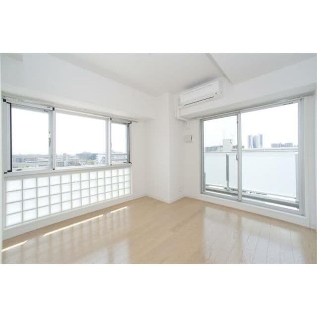 Preview interior of Wisteria Takatsu