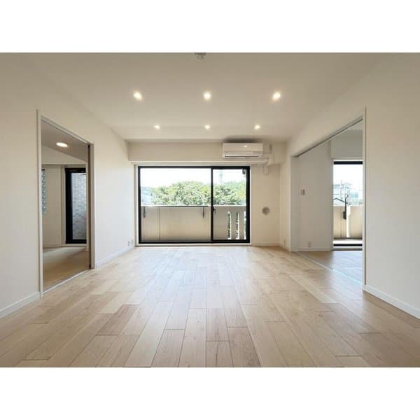 Preview interior of 06292667