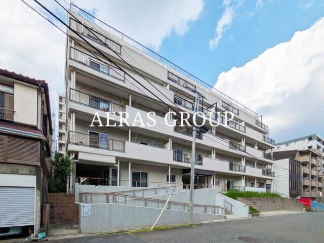 Main exterior of Denen Heights Fujigaoka