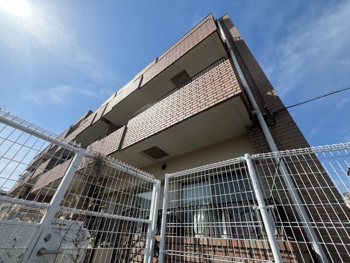 Main exterior of PATH Fujigaoka