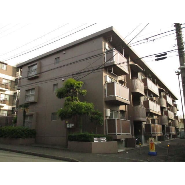 Main exterior of Riveal Hills Azamino