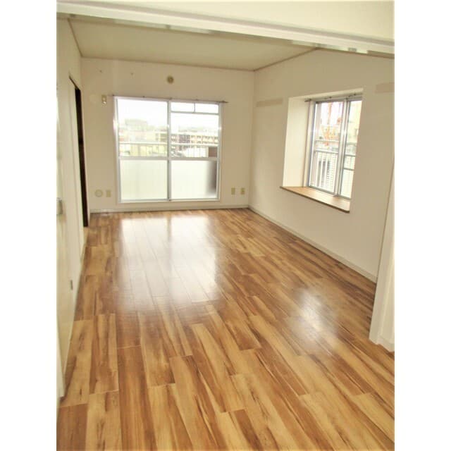 Preview interior of Riveal Hills Azamino