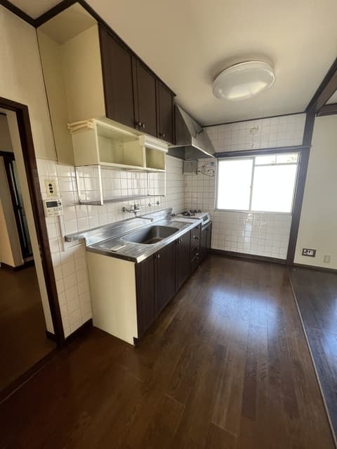 Preview interior of Denen Aobadai Apartment Complex Building 12