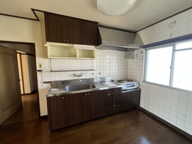 Preview interior of Denen Aobadai Apartment Complex Building 12