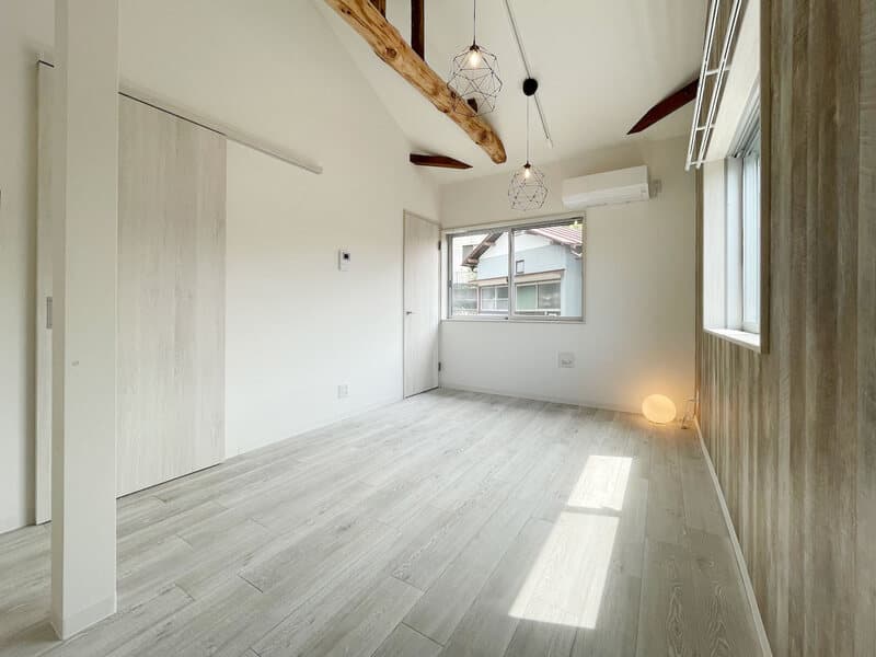 Preview interior of Rb Algernero Mitsuzawa