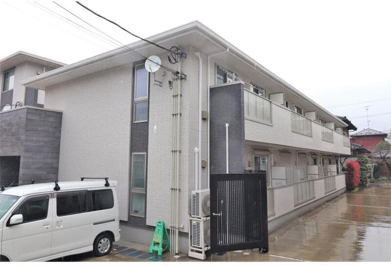Main exterior of Rb Precious II