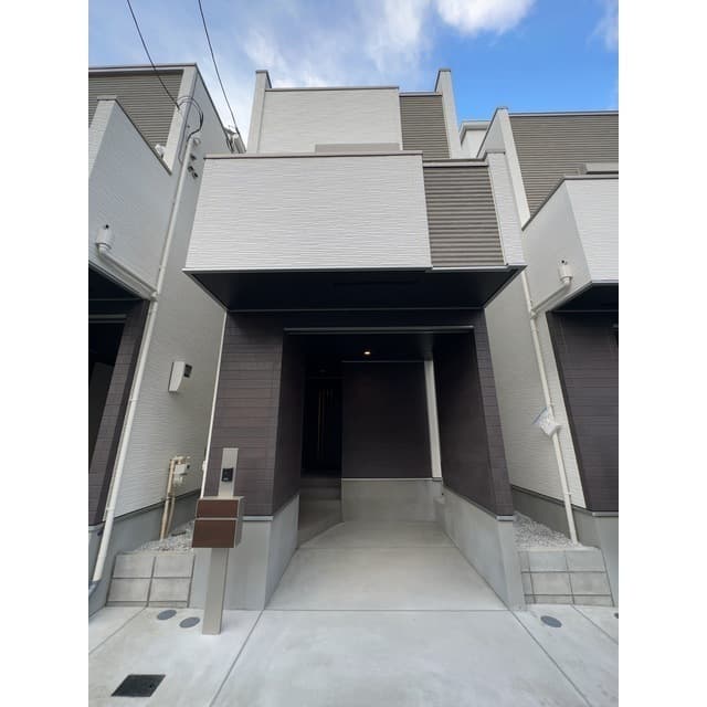 Main exterior of LG Koleet Okuchi #03