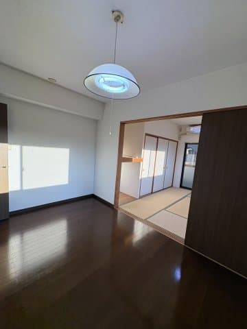 Preview interior of First Class Okokucho Station Front