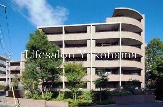 Main exterior of Camelot Kamiohkan