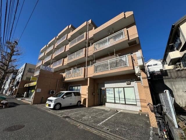 Main exterior of Nakamachi Building