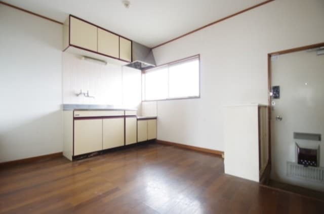 Preview interior of Joyful ISHII