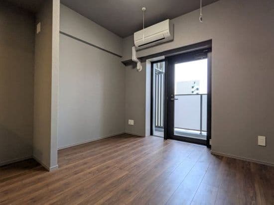 Preview interior of Azest Bandobashi II