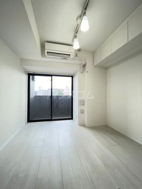 Preview interior of Brise Yoshinocho