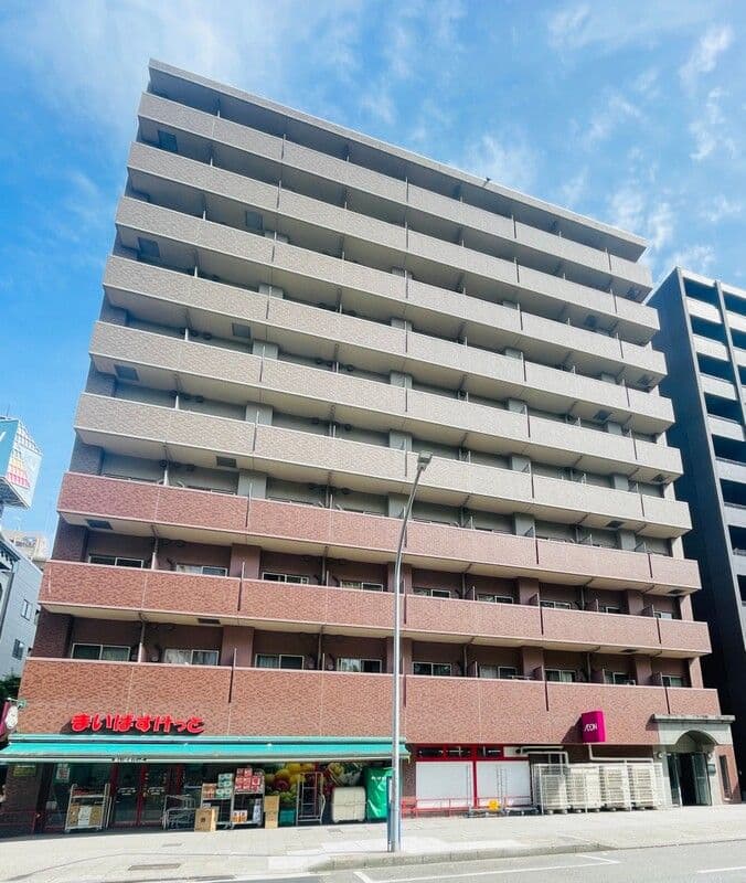 Main exterior of Domear Kannai Oodori