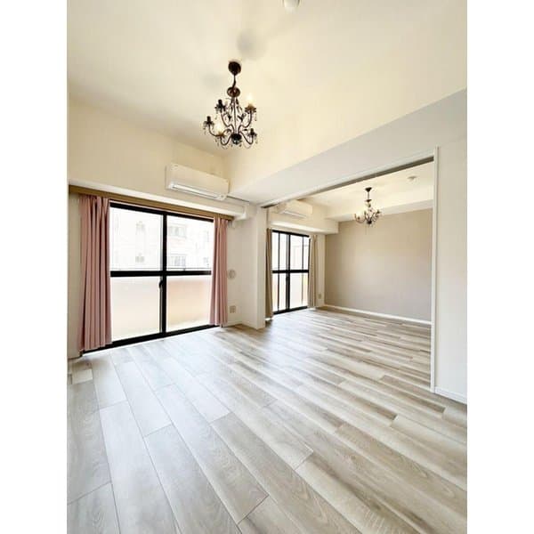 Preview interior of 06292613
