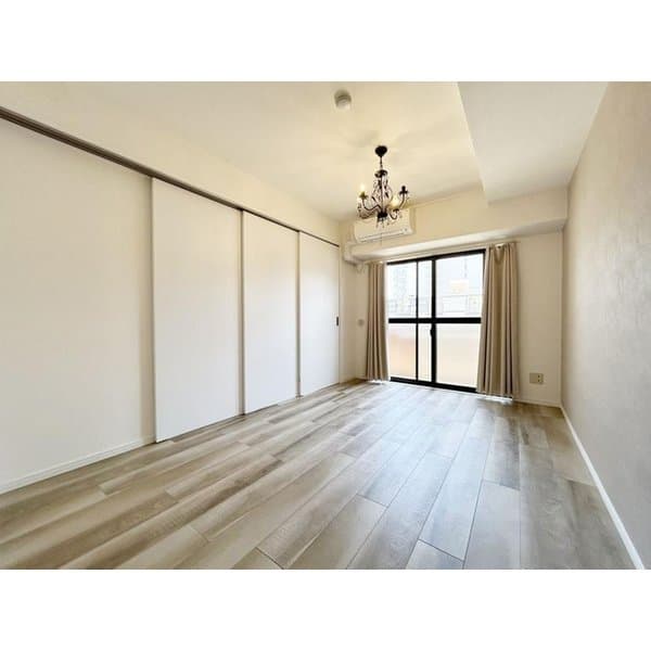 Preview interior of 06292613