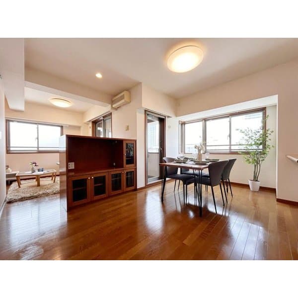 Preview interior of 06292633