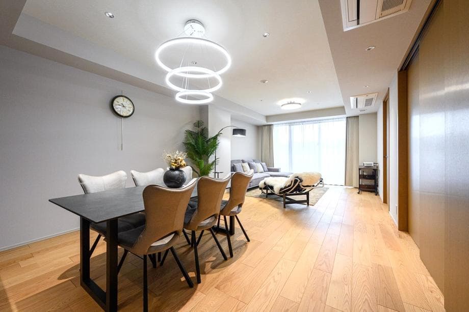 Preview interior of 06262908