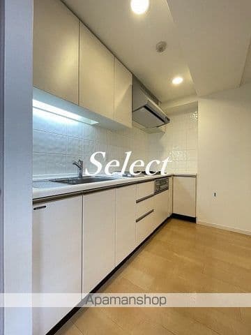 Preview interior of The Residence Honmoku Yokohama Bayside