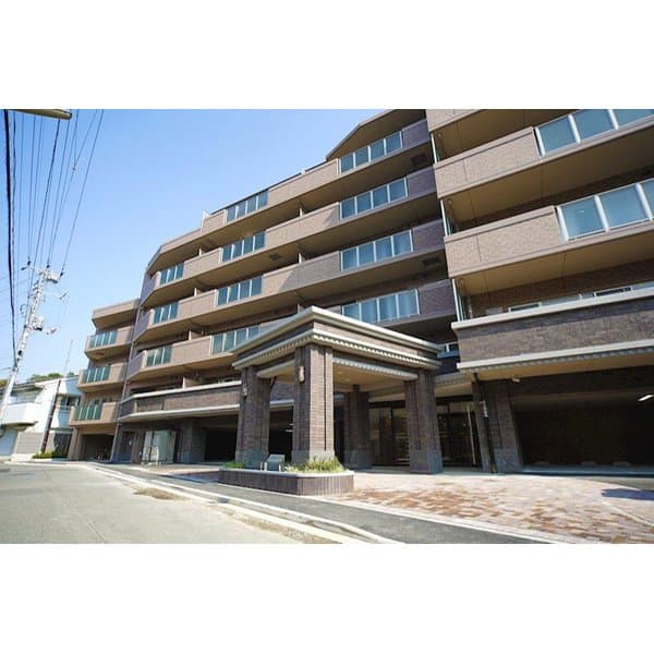 Main exterior of 06272641
