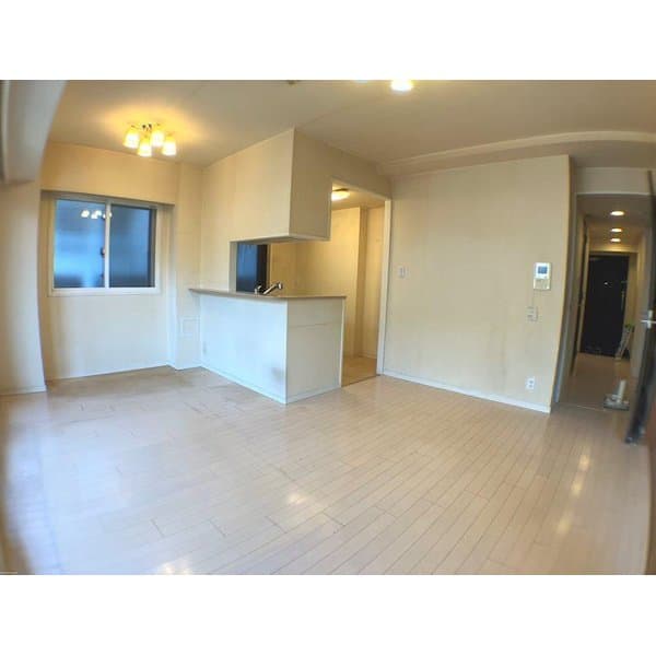 Preview interior of 06272641