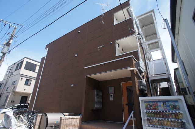 Main exterior of Libri Casa Camino Yokohama Tsurumi