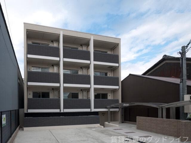 Main exterior of Benridge