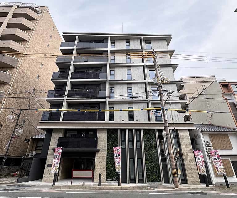 Main exterior of STANDZ Kyoto Nijo