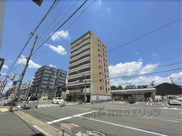 Main exterior of Rb Pine Field Nijo Castle