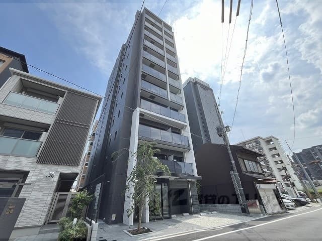 Main Image