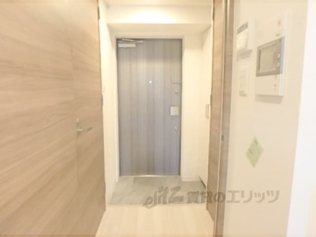 Room image 12