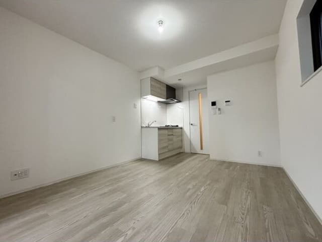 Room image 9