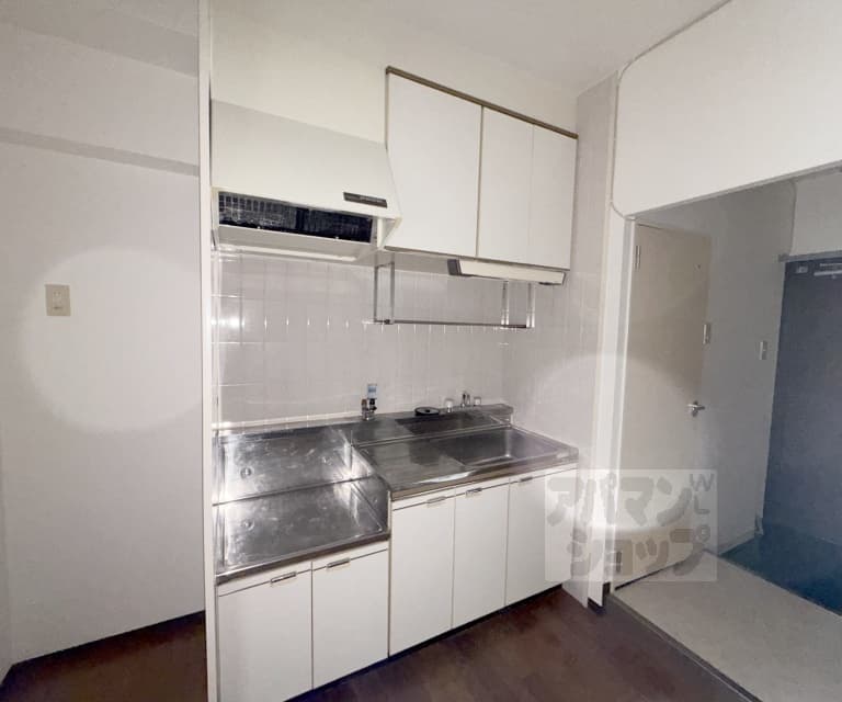 Preview interior of Residence Okura