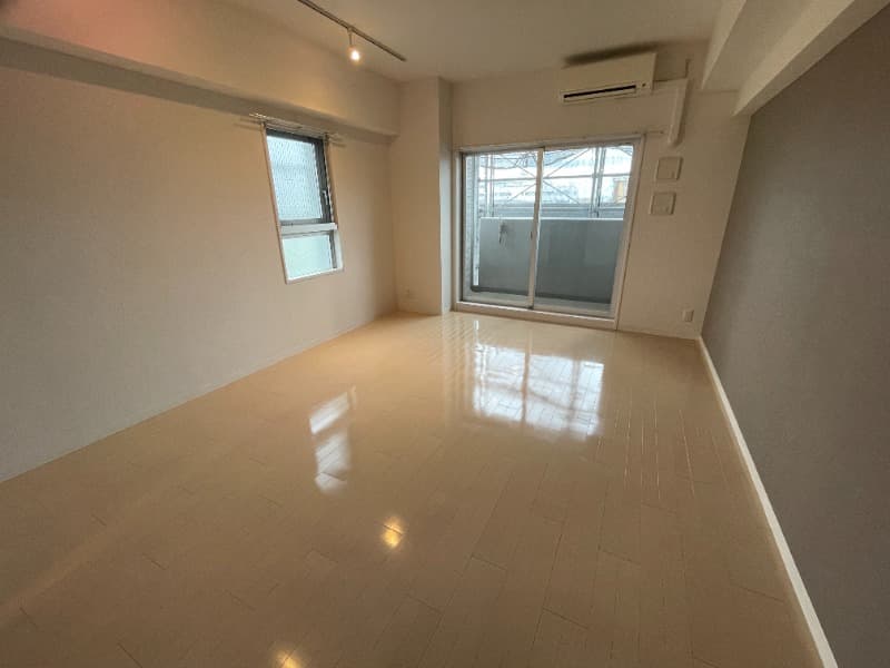 Preview interior of Rb Eslead Nishikouji Oike