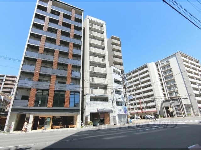 Main Image